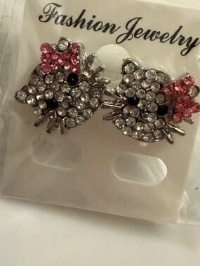 Party Favors Lot of 10 Rhinestone Kitty Earring Sets Pierced